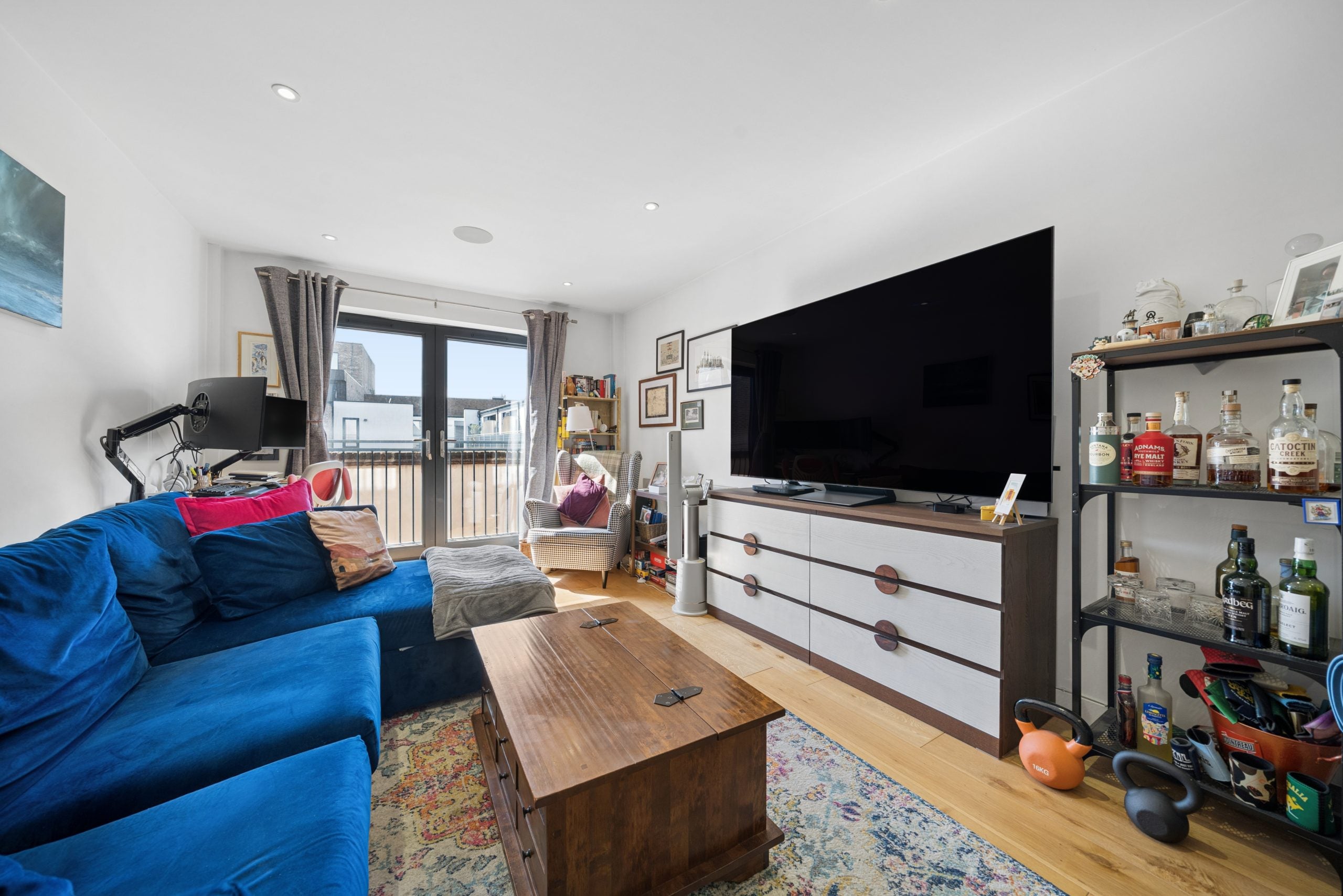 Flat Mare Street in Greater London