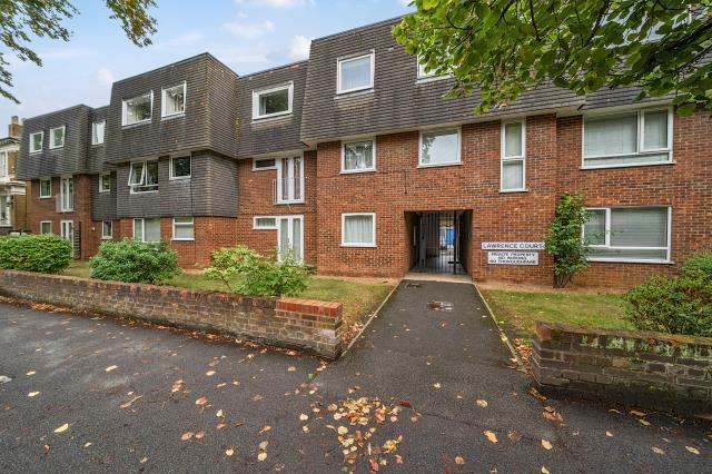 Flat Alma Road in Windsor