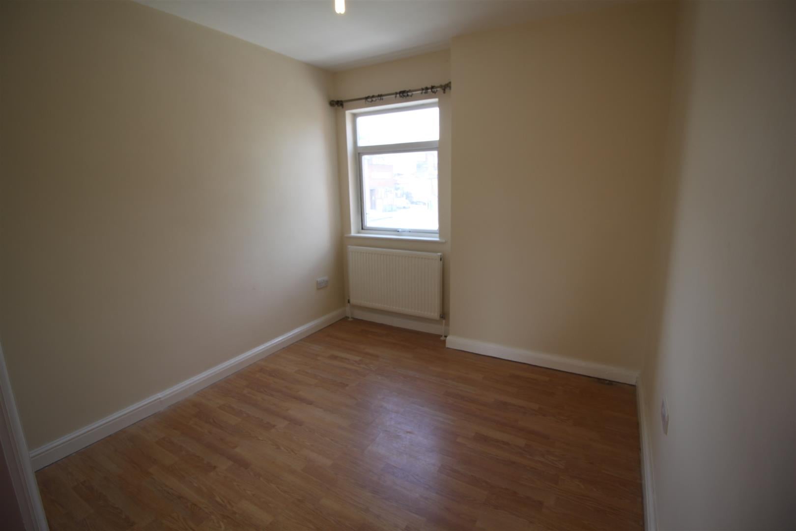 Flat Greenford Road in Greater London