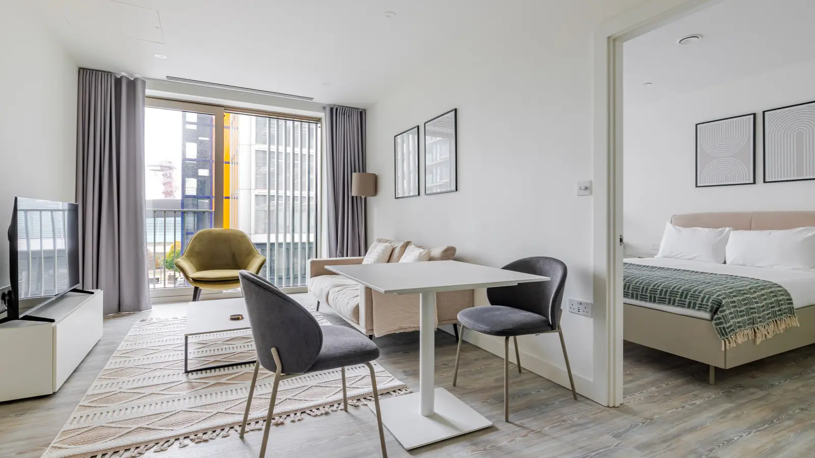 Flat Layard Street in Greater London