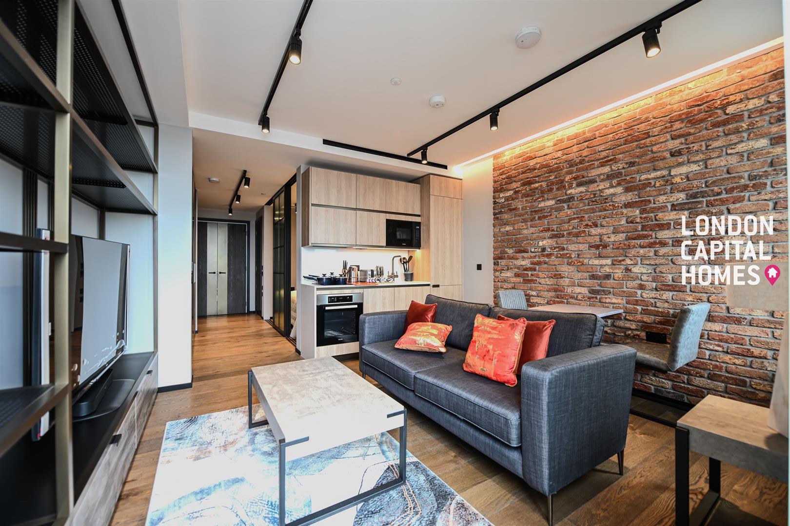 Flat Hewett Street in Greater London
