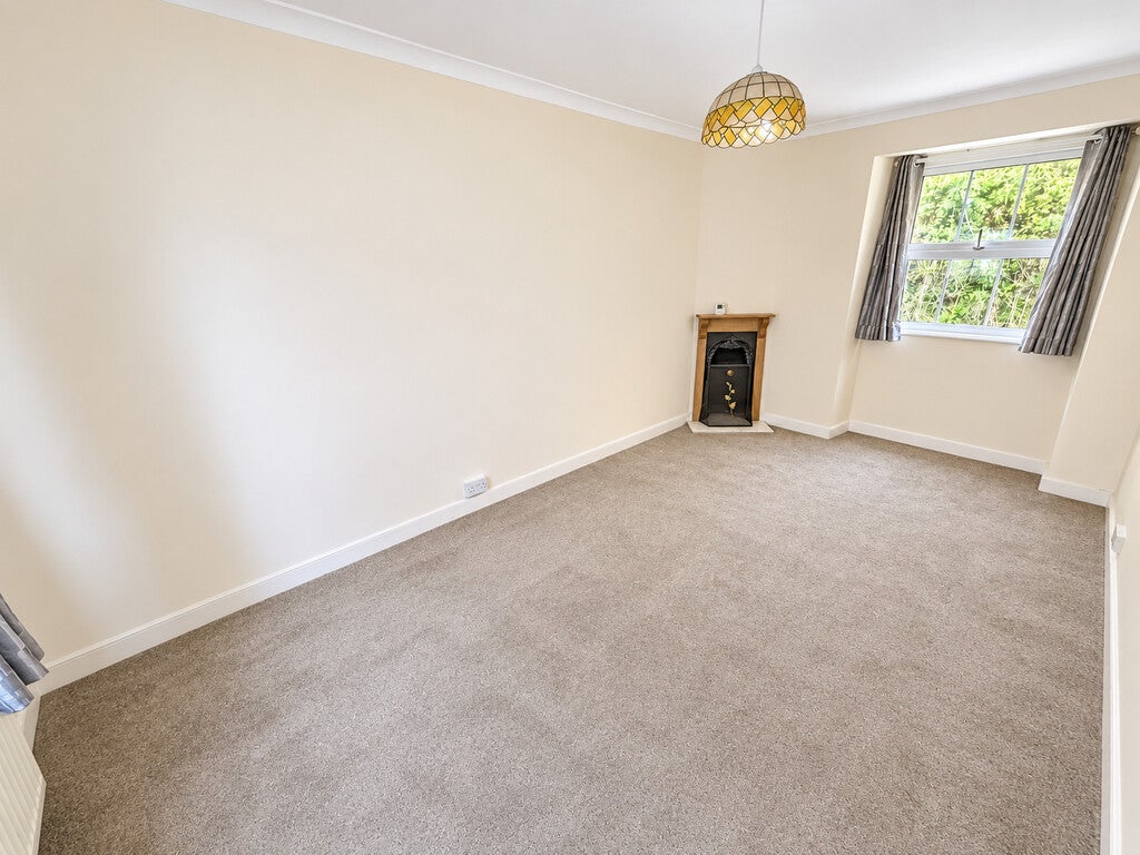 Flat Lower Woodfield Road in Torquay