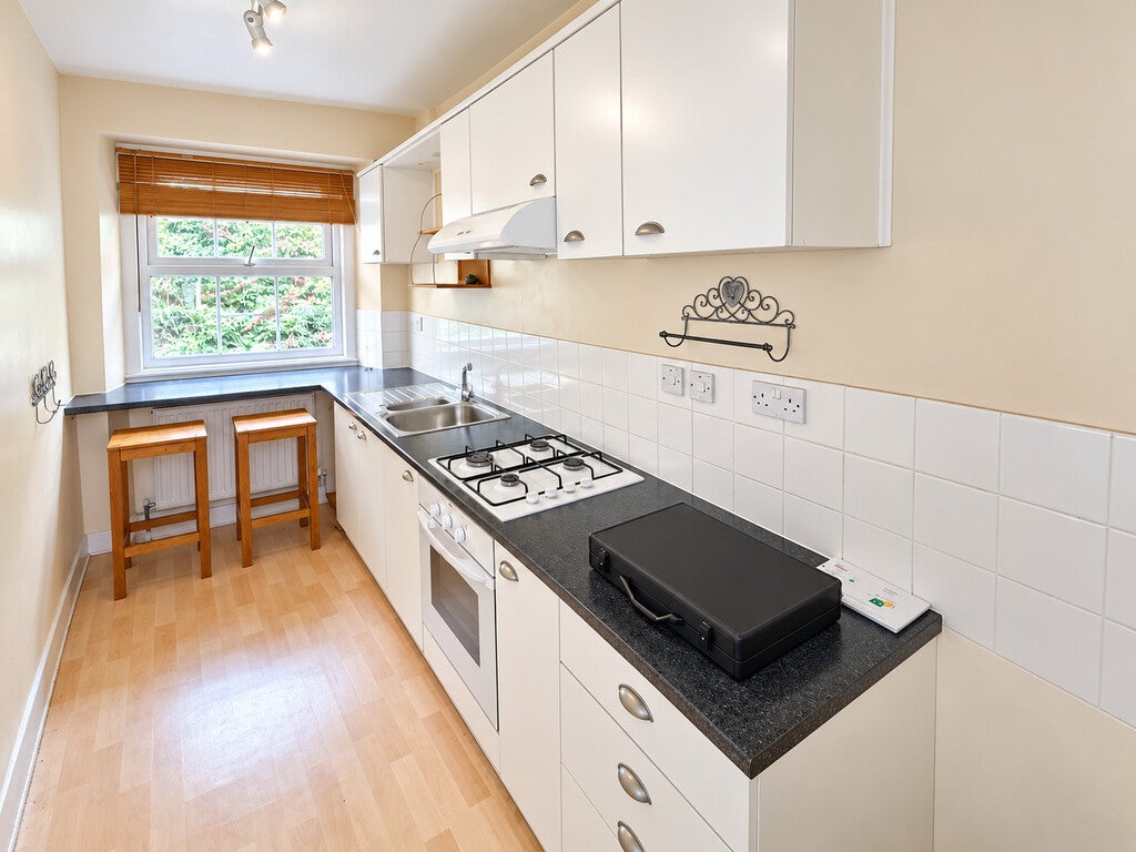 Flat Lower Woodfield Road in Torquay