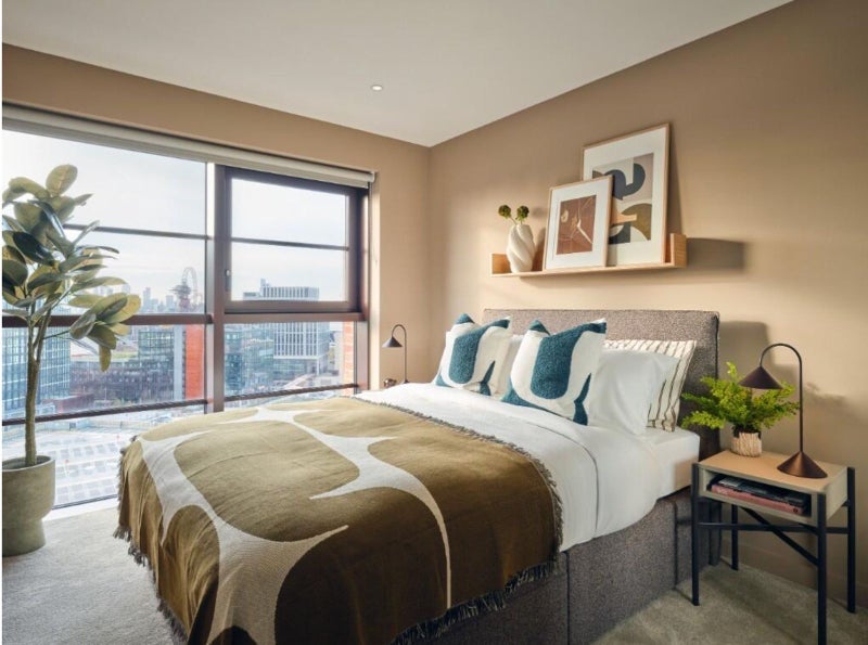 Room International Way in Greater London
