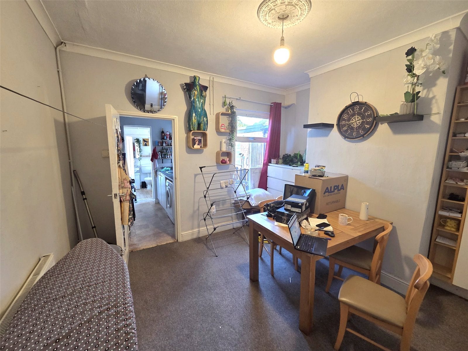 Room Nathaniel Road in Nottingham