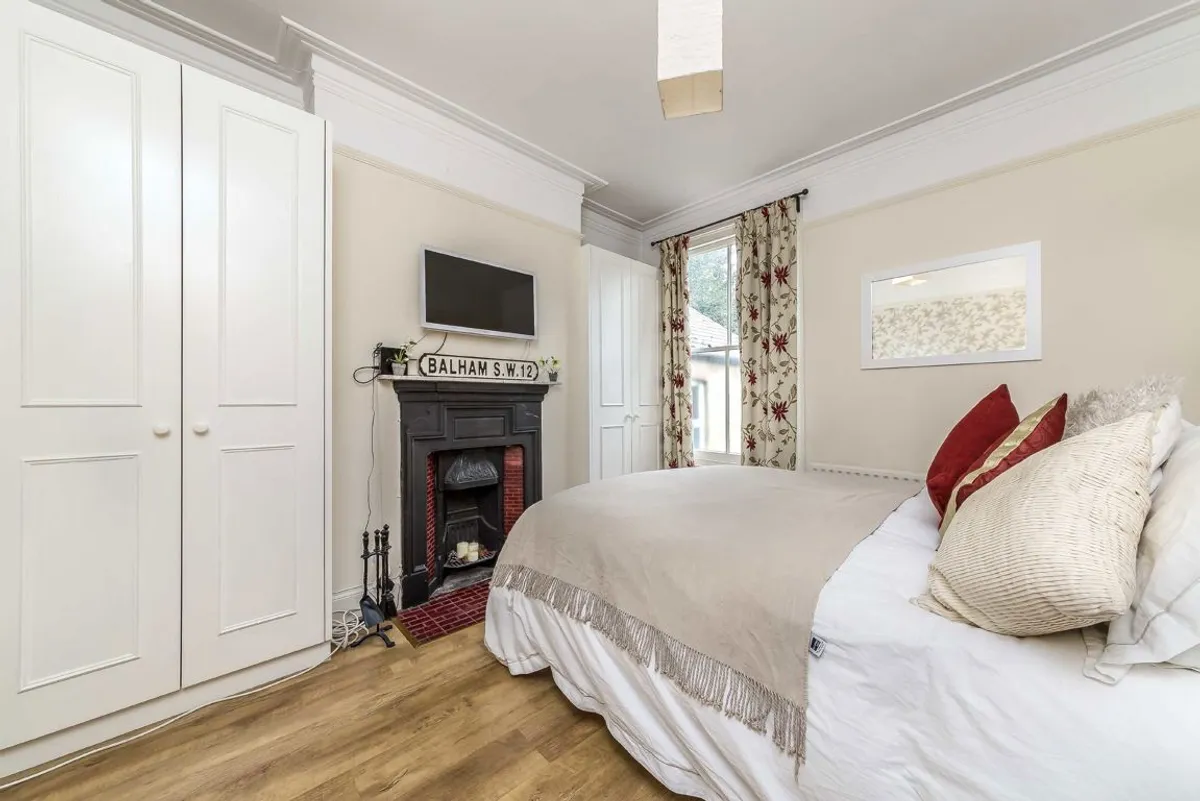 Flat Radbourne Road in Greater London