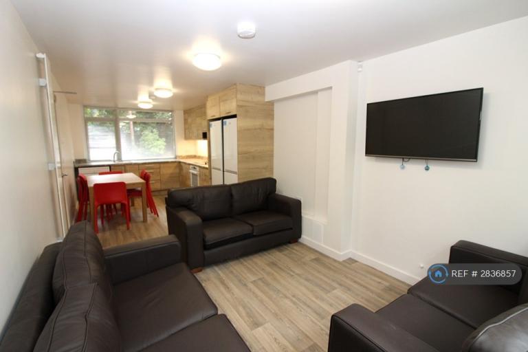 Flat Sparkford Close in Winchester