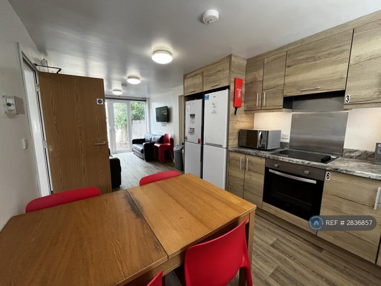Flat Sparkford Close in Winchester