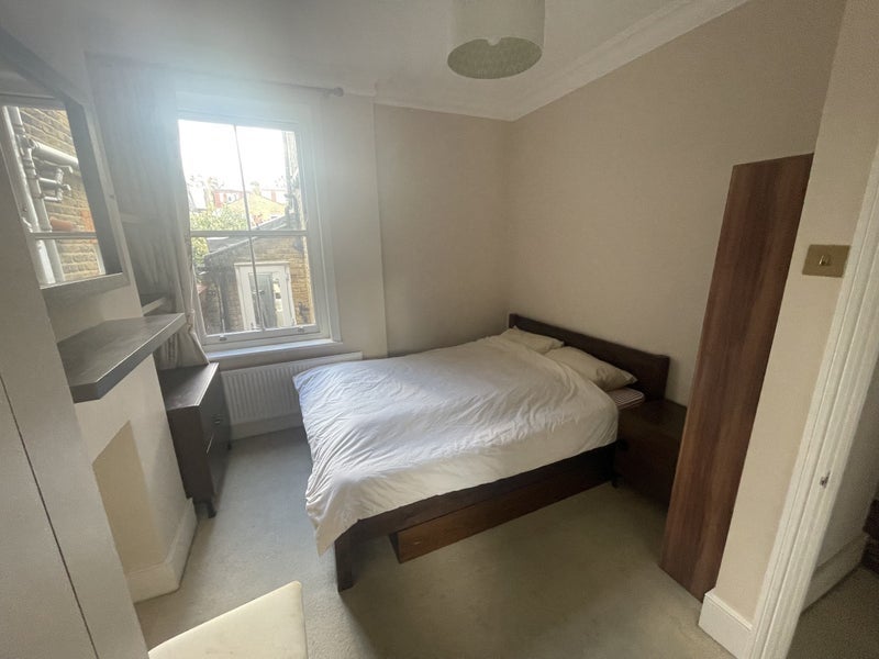Room Lysia Street in Greater London
