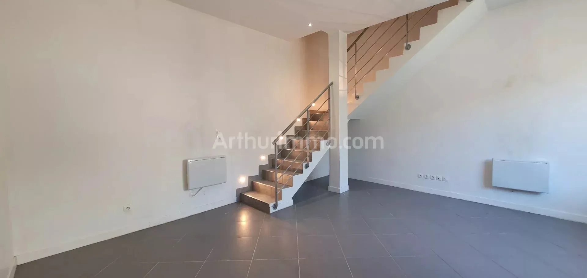 Appartement Avenue Paul Vaillant-Couturier à Paray-Vieille-Poste