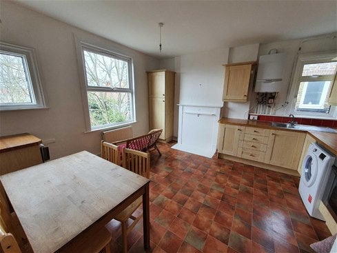 Flat Chamberlayne Road in Greater London