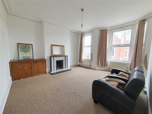 Flat Chamberlayne Road in Greater London