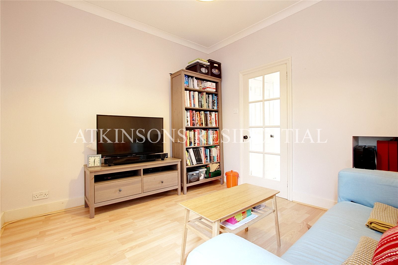 Flat Glenville Avenue in Greater London