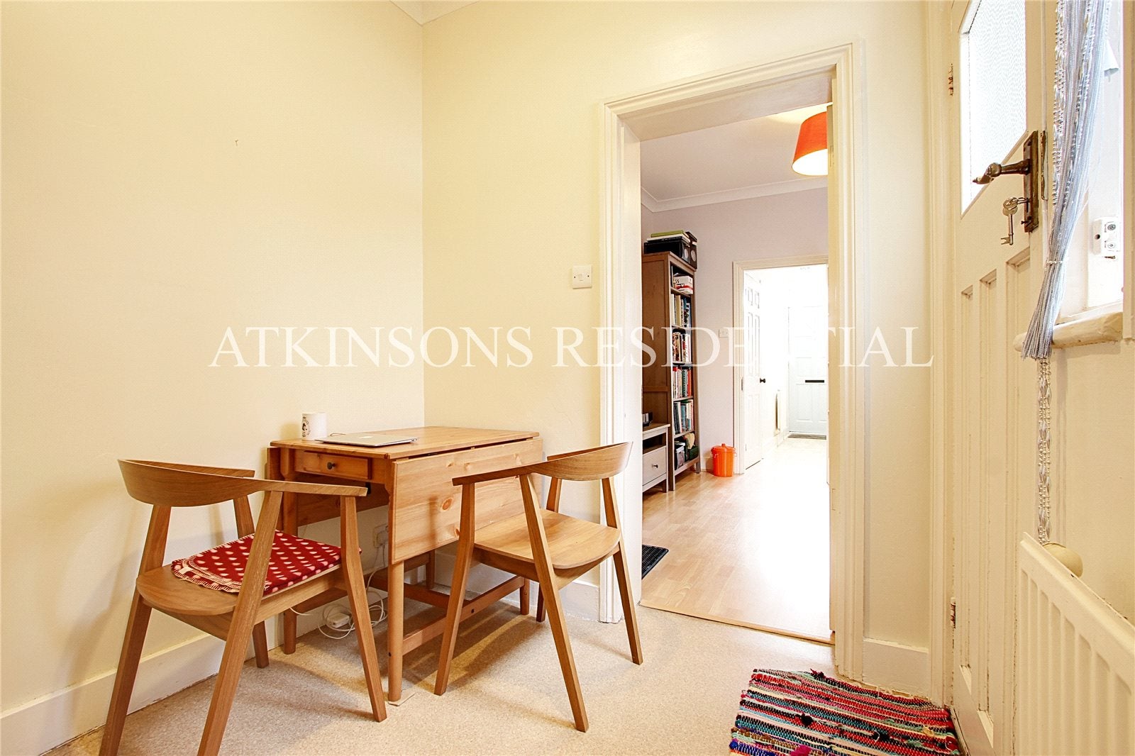 Flat Glenville Avenue in Greater London