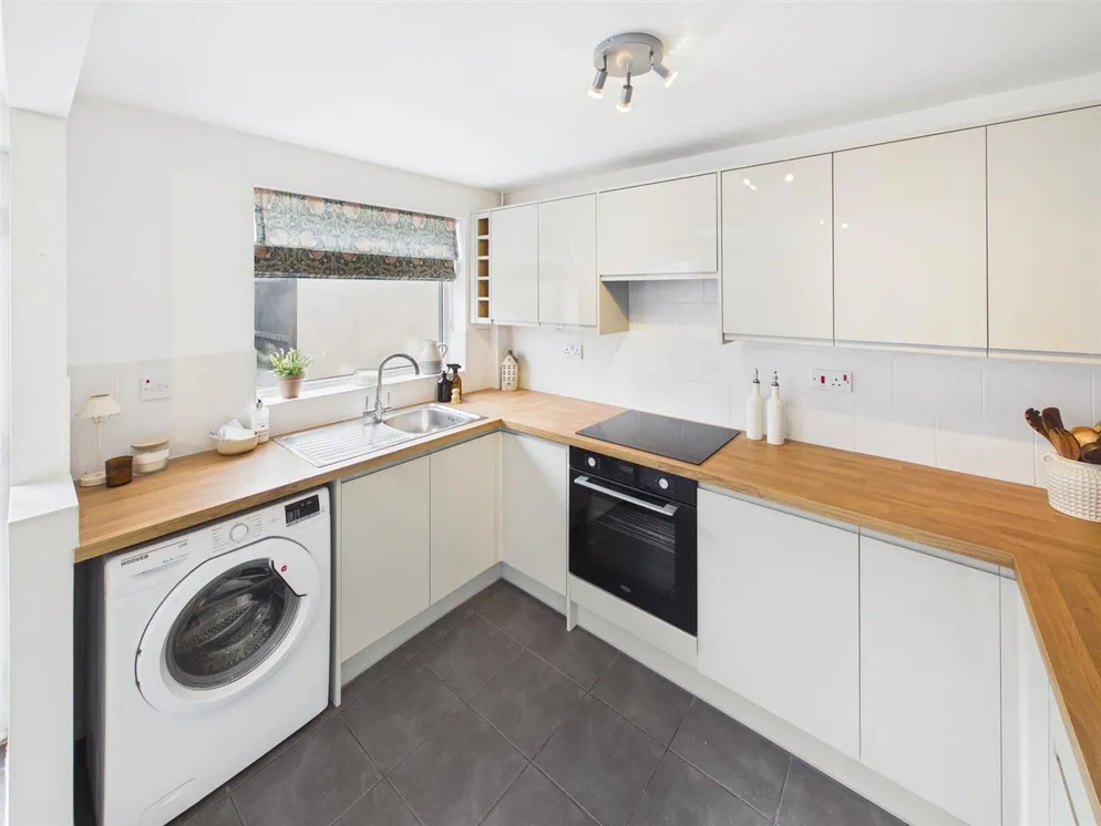 Flat Amis Close in Charnwood