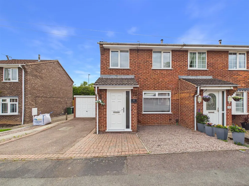 Flat Amis Close in Charnwood
