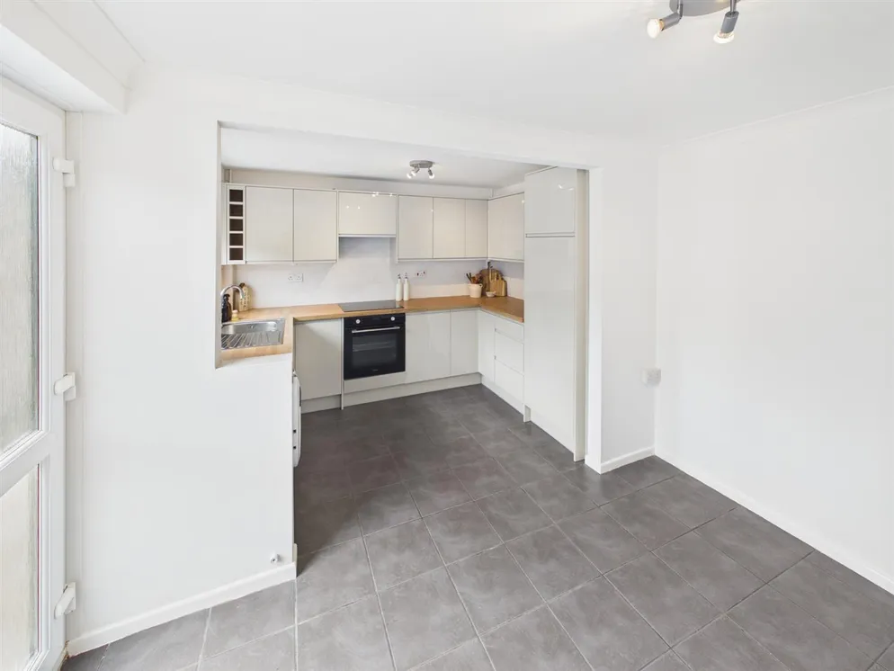 Flat Amis Close in Charnwood