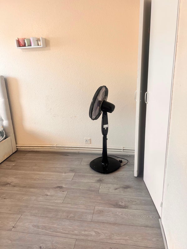 Room Edward Place in Greater London