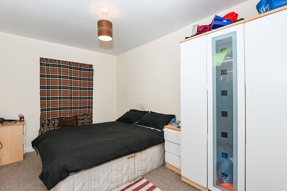 Flat Gilmartin Grove in Liverpool