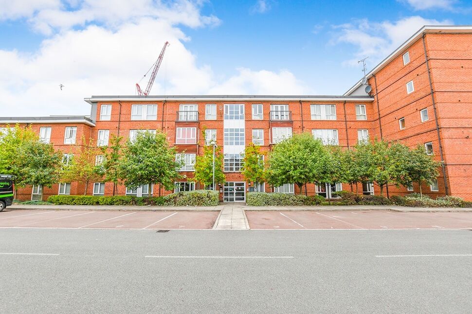 Flat Gilmartin Grove in Liverpool