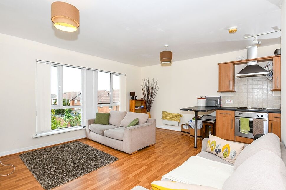 Flat Gilmartin Grove in Liverpool