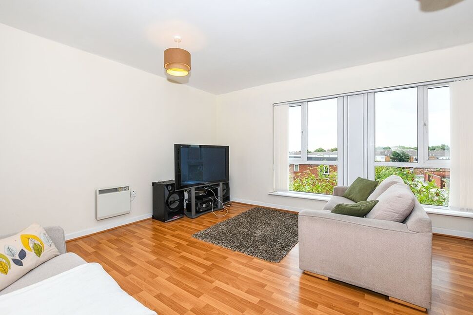Flat Gilmartin Grove in Liverpool