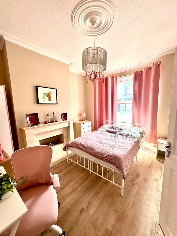 Room Gonville Road in Bootle