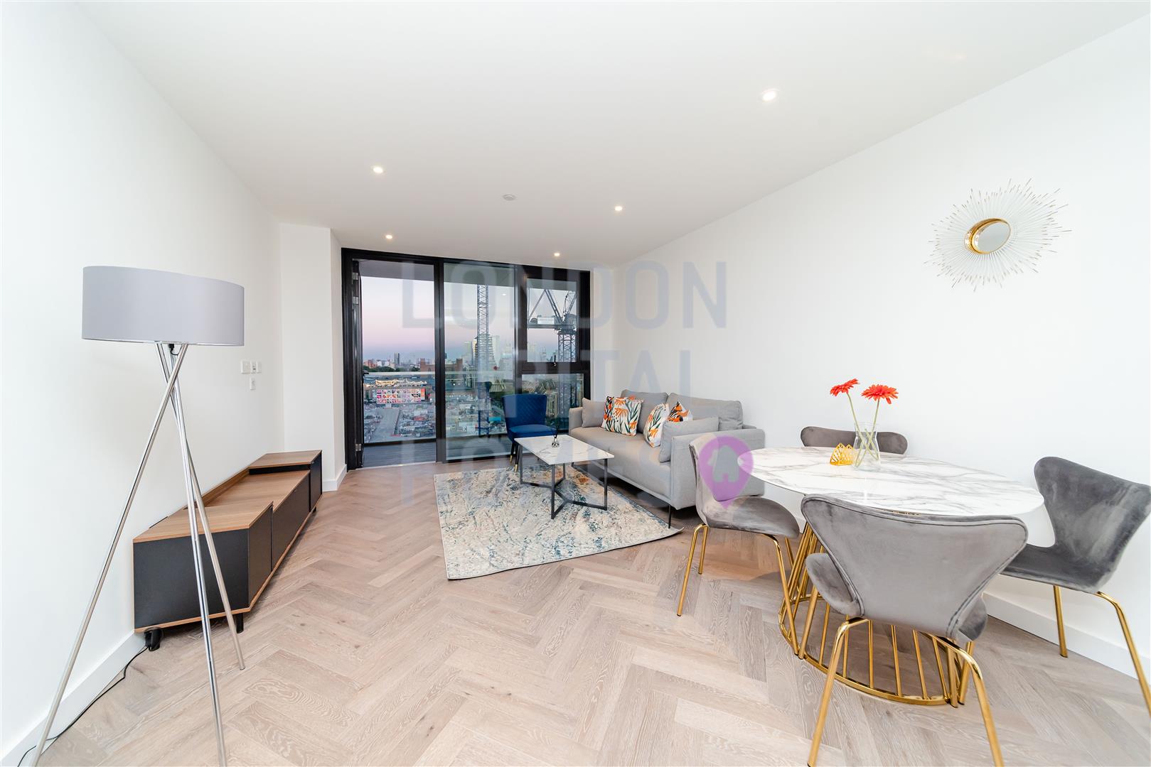Flat Pennington Quay Walk in Greater London