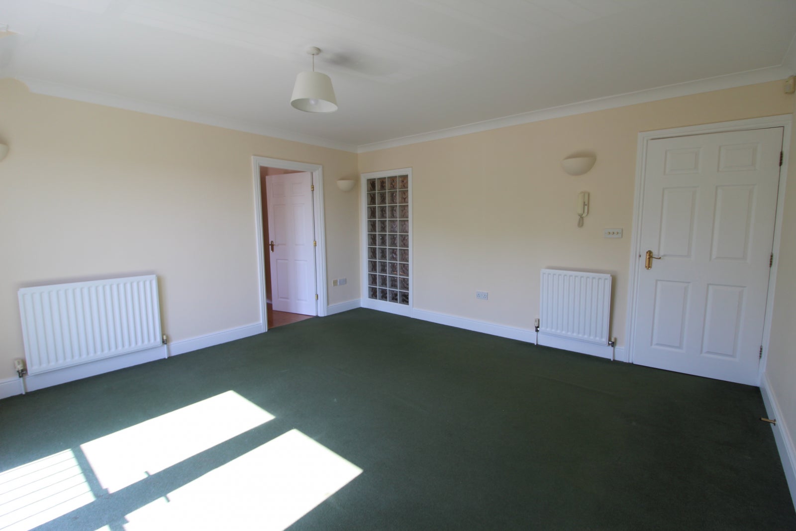 Flat Manor Road in Beverley