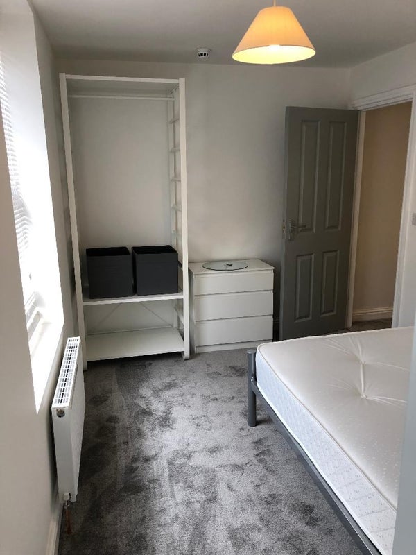 Room Oakland Road in Sheffield