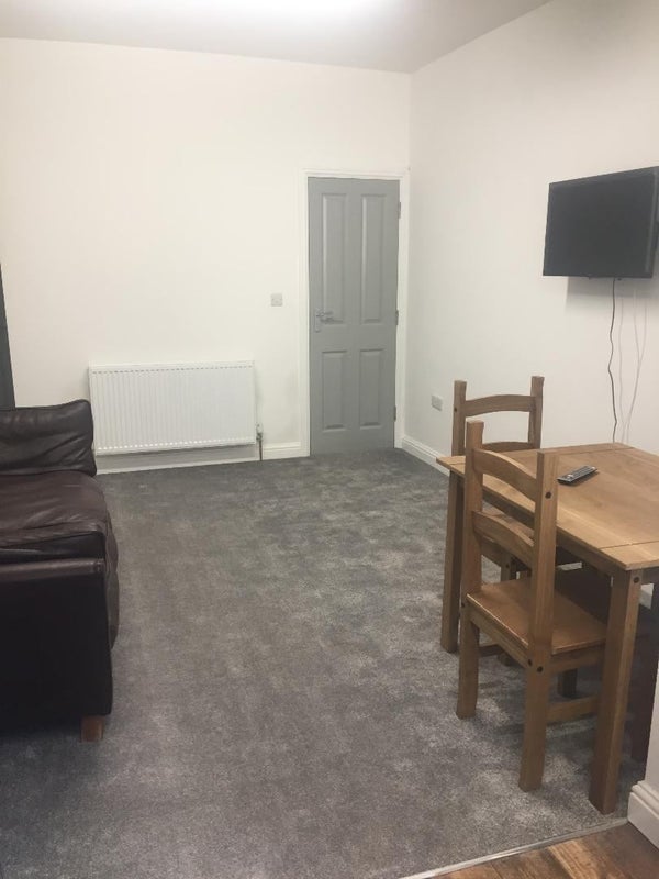 Room Oakland Road in Sheffield