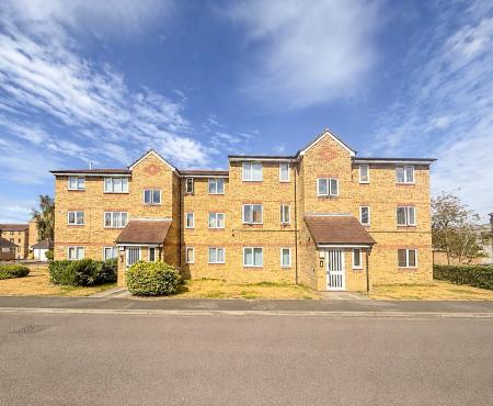 Flat Explorer Drive in Watford