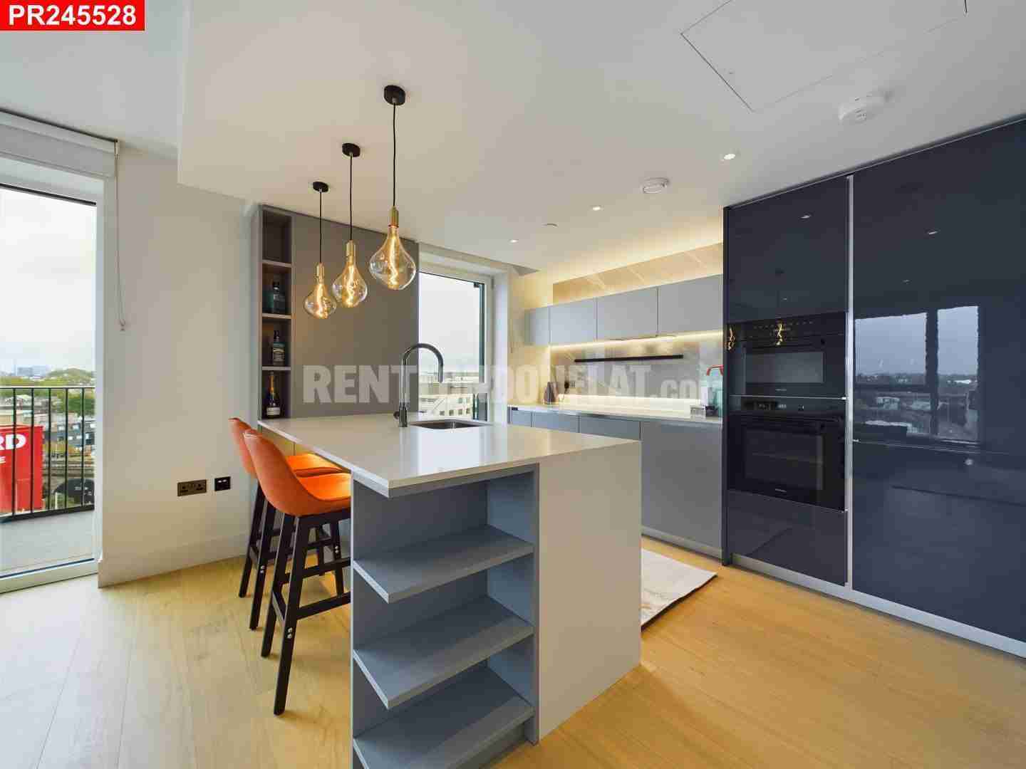 Flat Batman Close in Greater London