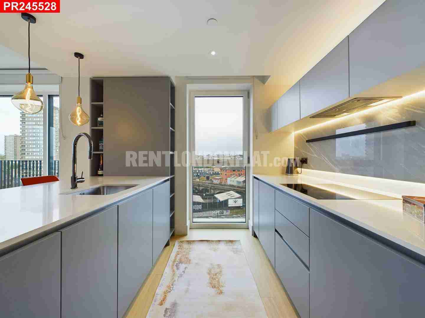 Flat Batman Close in Greater London