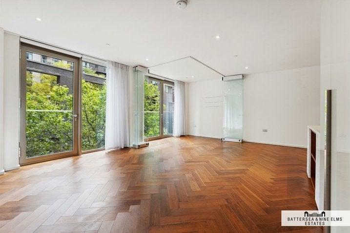 Flat New Union Square in Greater London