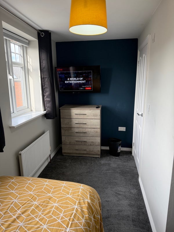 Room Cornfield Close in North West Leicestershire