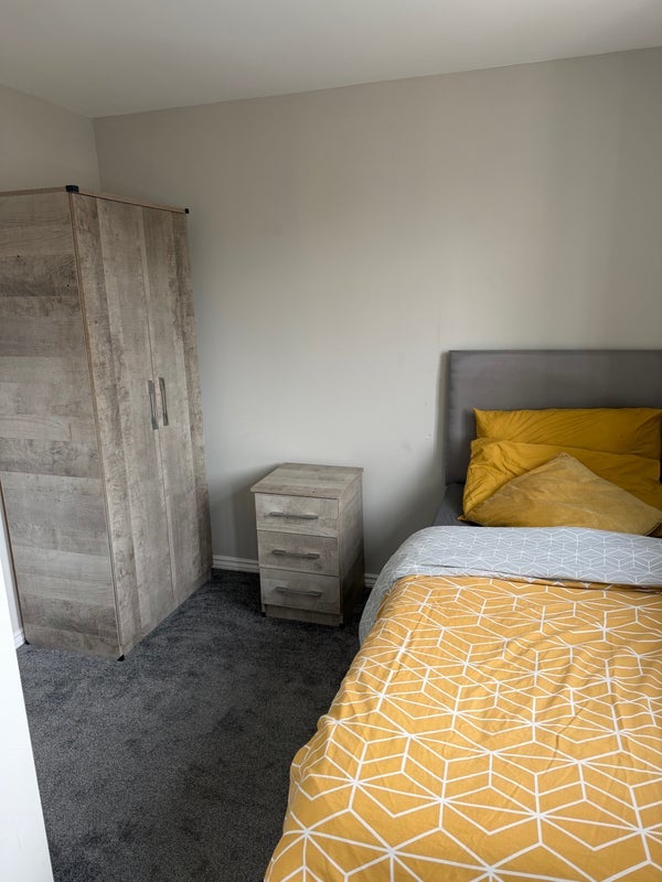 Room Cornfield Close in North West Leicestershire