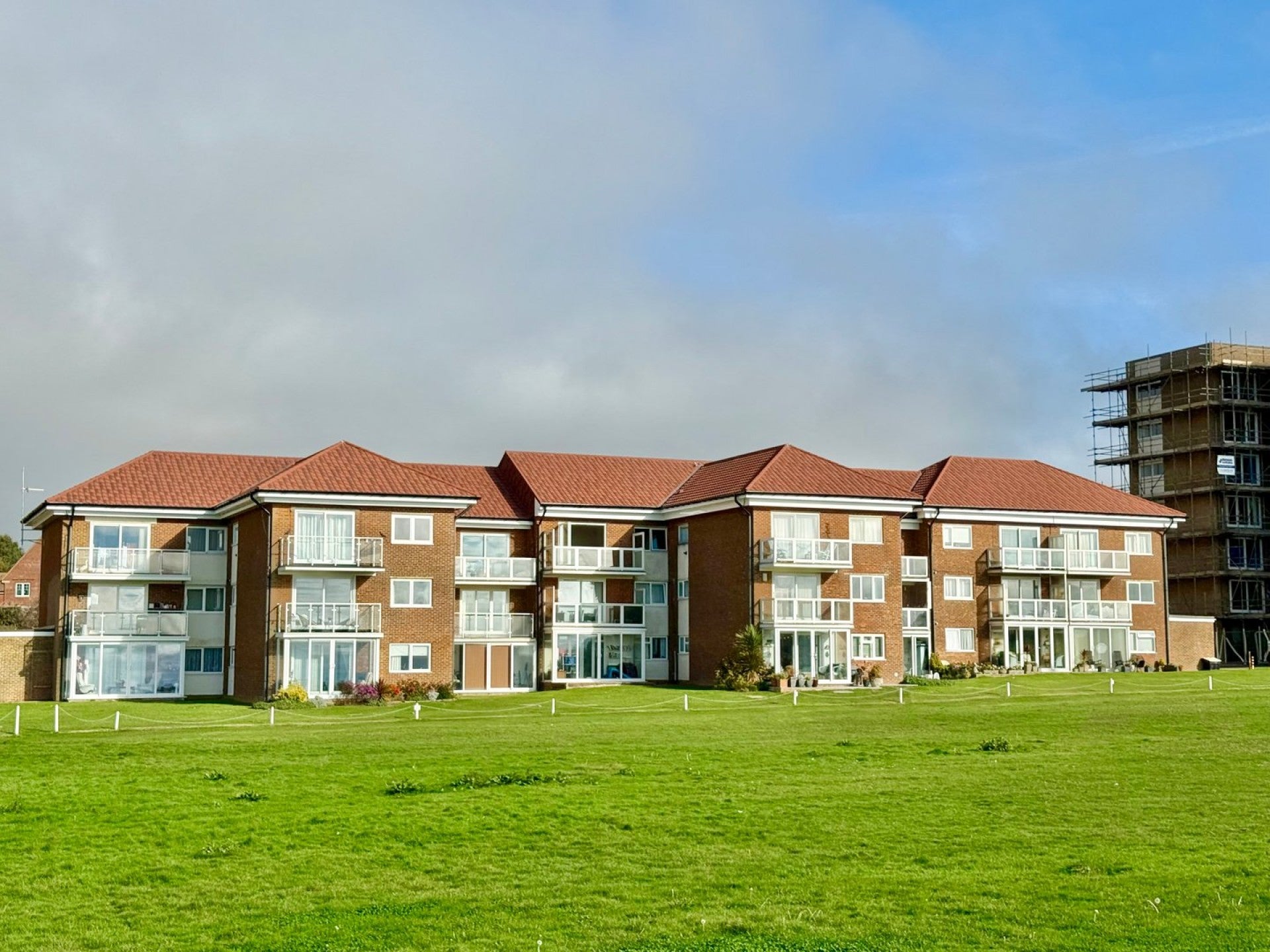 Flat Sutton Place in Rother
