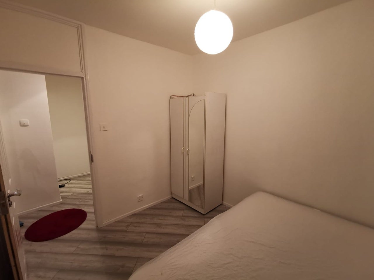Room High Street in Greater London