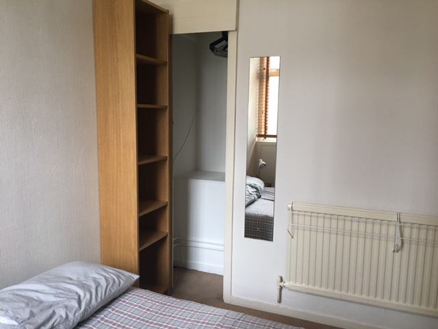 House Coburg Crescent in Greater London
