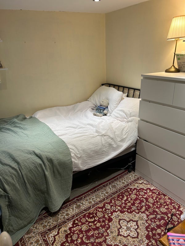 Room Haldon Road in Greater London
