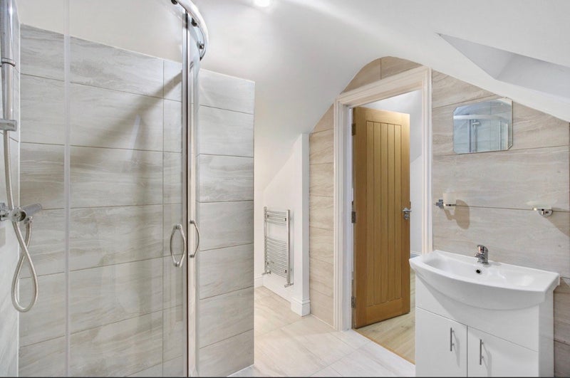 Room Plashet Grove in Greater London