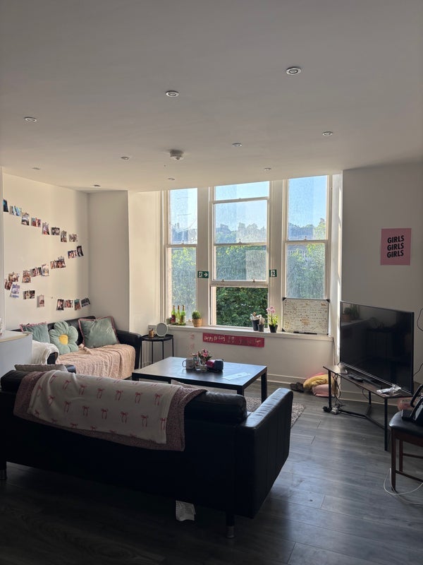 Room Sandyford Place in Glasgow