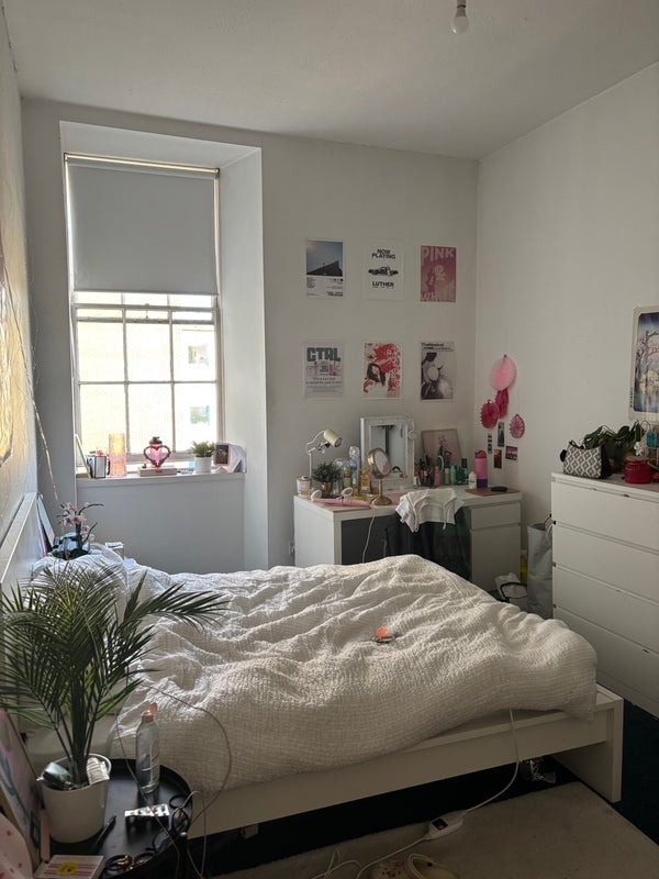 Room Sandyford Place in Glasgow