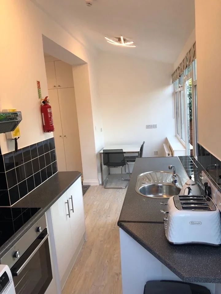 Flat Marlborough Hill in Greater London