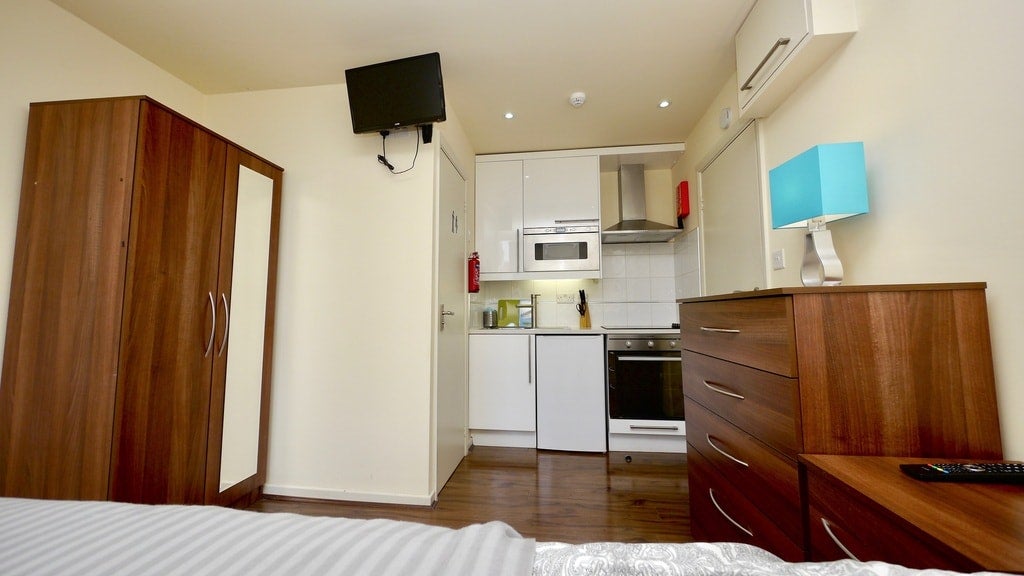 Flat Ashmore Road in City of Westminster