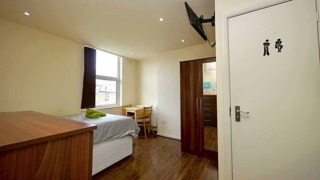Flat Ashmore Road in City of Westminster