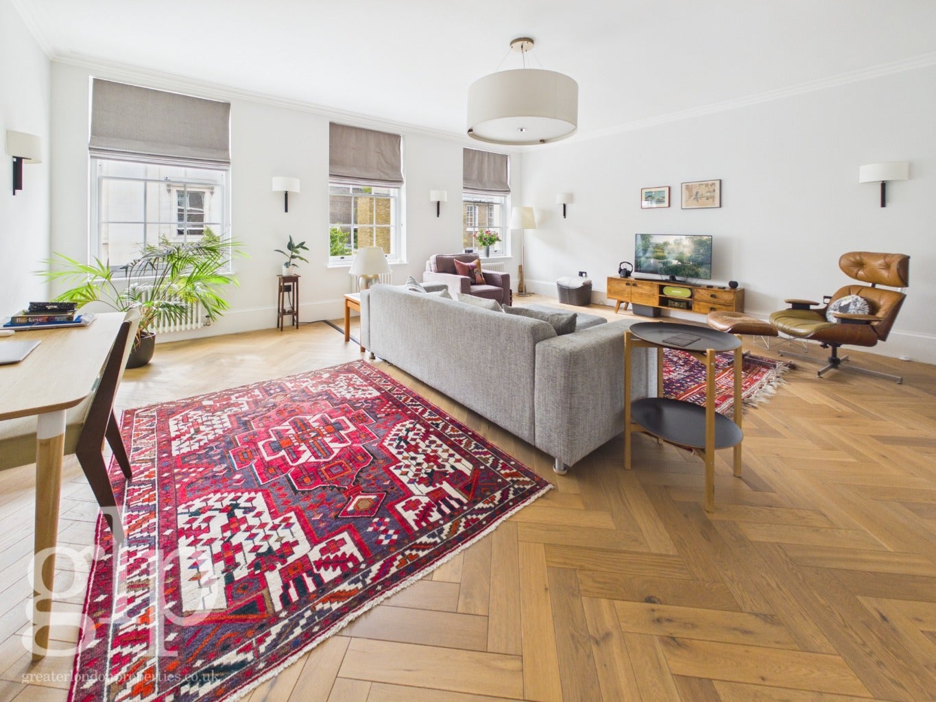 Flat Montague Street in Greater London