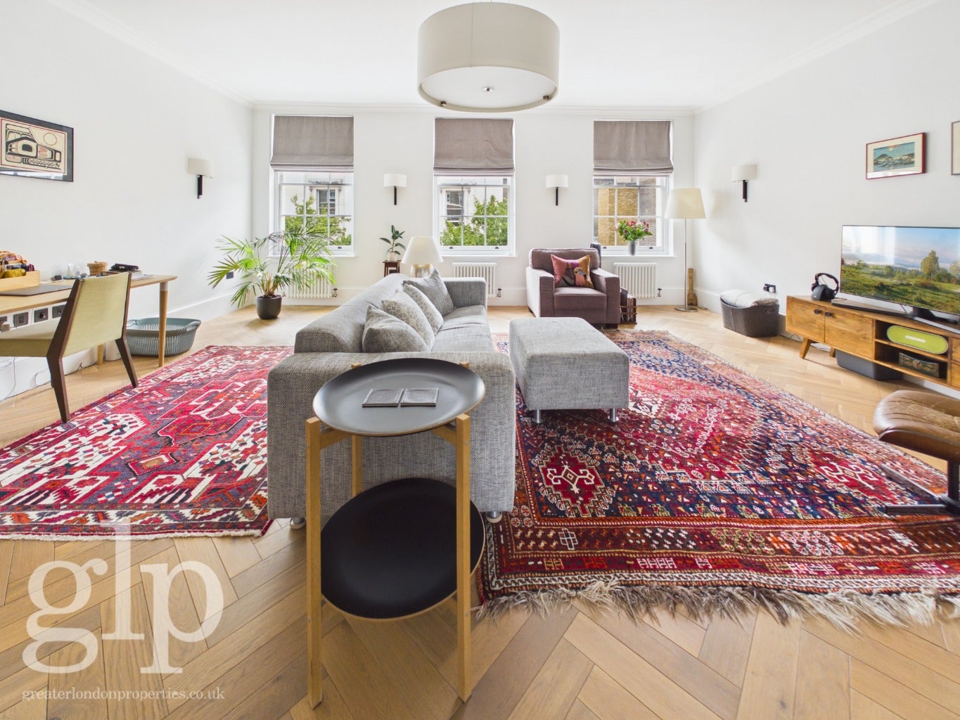 Flat Montague Street in Greater London
