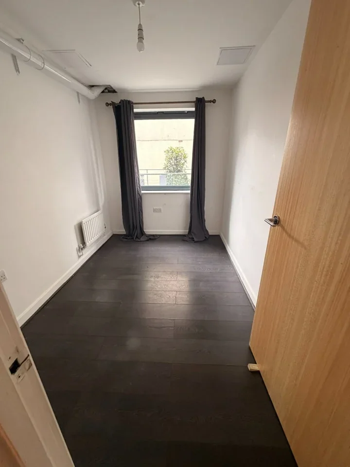 Flat Spring Place in Greater London